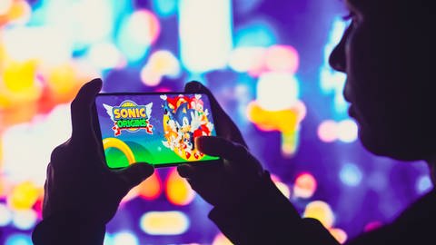 Smarphones werden immer leistungsstärker und bieten immer mehr Möglichkeiten auch für Videospiele. Ersetzen die Smartphones bald die Videospielkonsolen und Gaming-PCs?