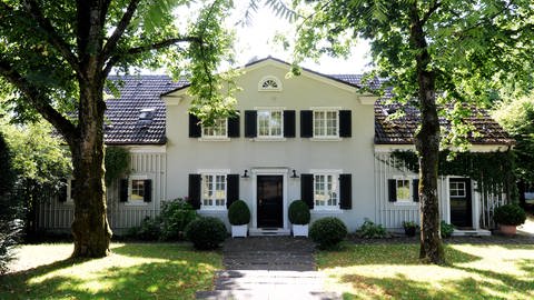 Das Wohnhaus des Komikers, Zeichners und Schriftstellers Loriot in Ammerland (Oberbayern) in der Nähe des Starnberger Sees.