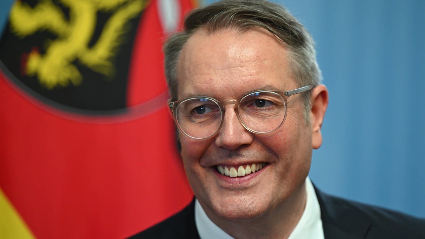 Alexander Schweitzer (SPD), bisheriger Minister für Arbeit und Soziales, Transformation und Digitalisierung und designierter Ministerpräsident von Rheinland-Pfalz nach dem angekündigten Rückzug der amtierenden Malu Dreyer