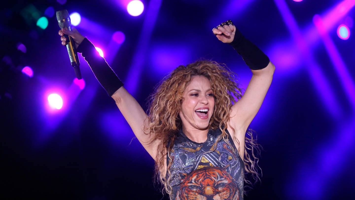 Shakira bei einem Auftritt 2018 | Shakira – 