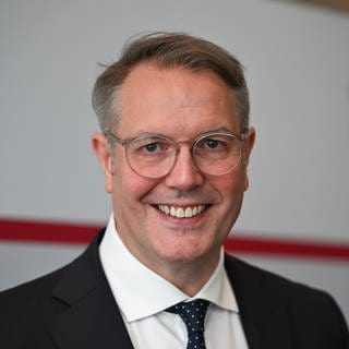Alexander Schweitzer, neuer Ministerpräsident von Rheinland-Pfalz | Politikwissenschaftler Karl-Rudolf Korte: Das ändert sich mit Alexander Schweitzer
