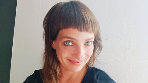 SWR1 Redakteurin und Paartherapeutin Sabine Hub | Liebeskummer überwinden: Das kann Ihnen bei Liebeskummer helfen