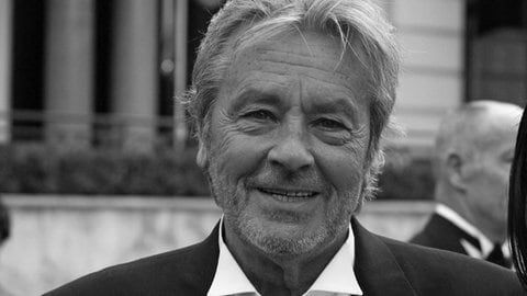 18. August: Der französische Schauspieler Alain Delon ist im Alter von 88 Jahren verstorben. Delon prägte das französische Kino der 1960er und 1970er Jahre. 