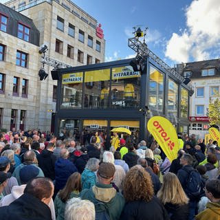 So voll ist der Kornmarkt um 17 Uhr zum großen Finale.