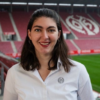 Ciara Widmann, Projektbetreuerin bei Mainz 05 | Bewegungsinitiative "Grundschule am Ball": Mainz 05 fördert die Bewegung von Kindern