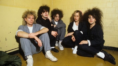 The Cure aufgenommen am 29.11.1985 in Düsseldorf | Schwarze Klamotten, Haare und Einstellung: Dark Wave – Die dunkle Seite der 80er