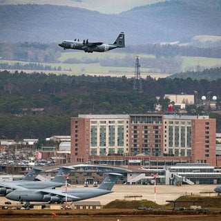 Airbase in Ramstein 2022 | US-Studenten aus South Carolina diskutieren: Was wäre Ramstein ohne die US-Airbase?