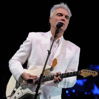 Talking Heads Sänger David Byrne 2009 in Berlin | Talking Heads – "Burning Down The House"