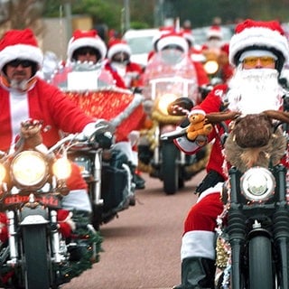 Riding Santas | Weihnachtsmänner auf Motorrädern unterwegs in der Pfalz