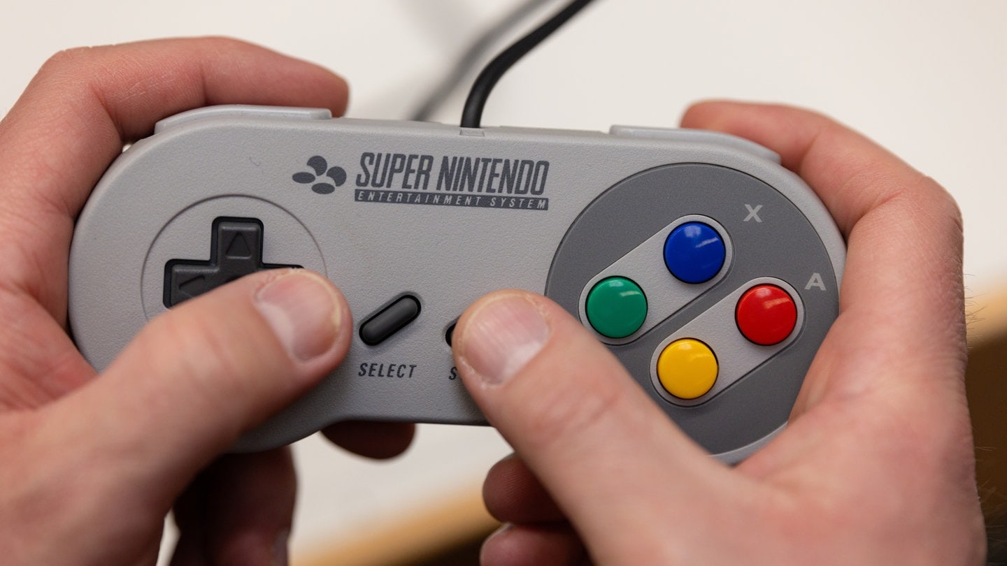 Der Controller eines Super Nintendos.