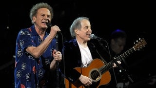 Simon and Garfunkel bei einem Konzert in der Rock n Roll Hall of Fame 2009