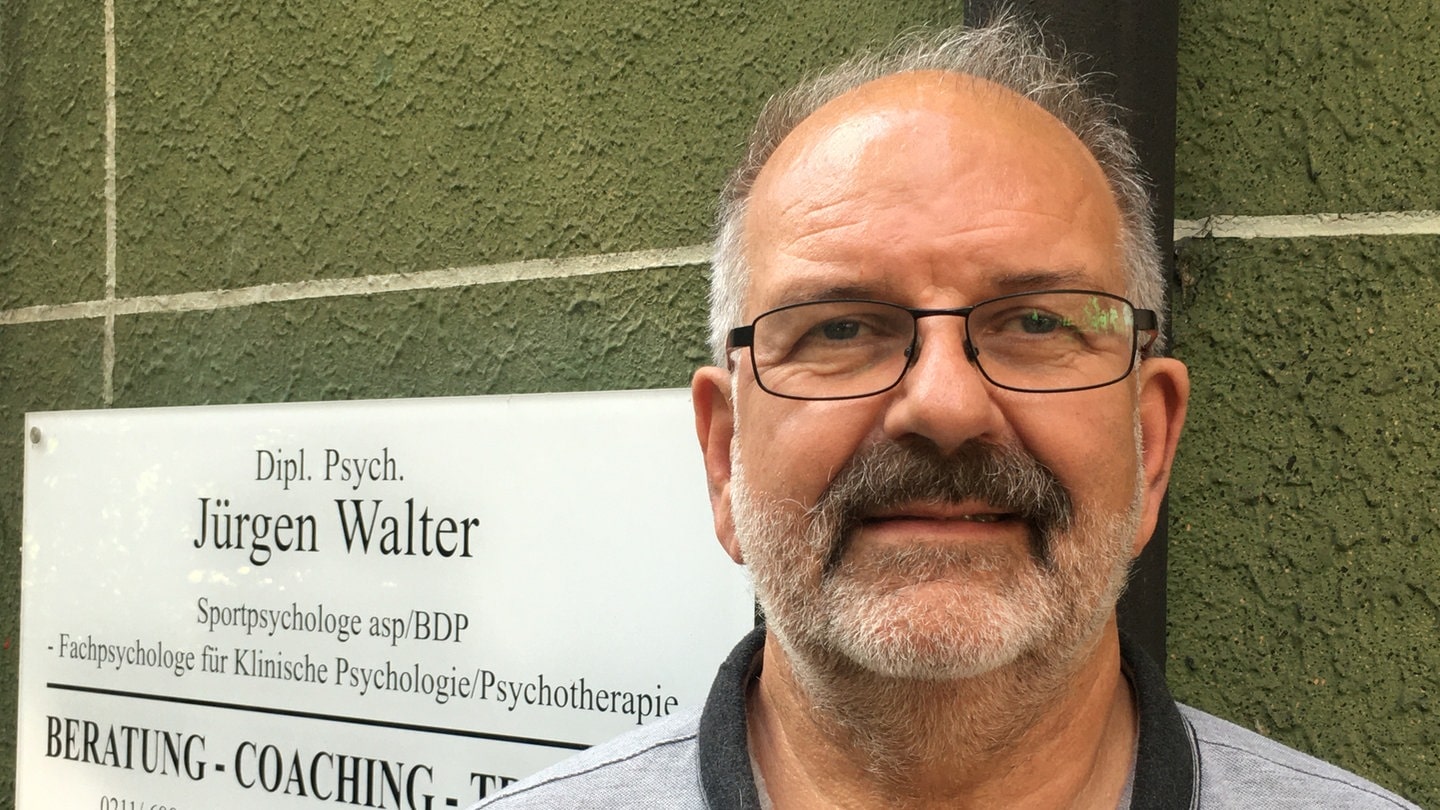 Sportpsychologe Jürgen Walter über die Auswirkungen von Leistungsdruck für Kinder im Sport: 