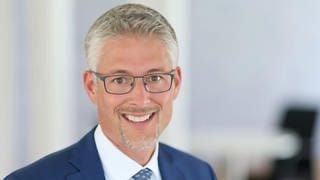 "Gemeinde- oder Stadträte erhalten zu wenig Wertschätzung." Steffen Jäger, Präsident und Hauptgeschäftsführer des Gemeindetags Baden-Württemberg, mahnt an, dass kommunalpolitisch engagierte Menschen besser geschützt werden müssen.