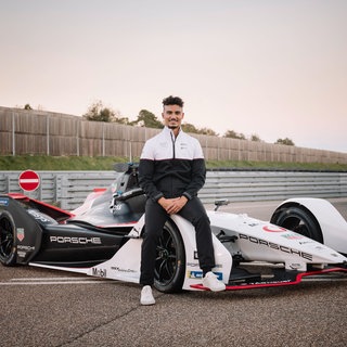 Pascal Wehrlein, TAG Heuer Porsche Formel-E-Team (Foto von 2020). Pascal Wehrlein ist Weltmeister in der Formel E. Und er hat noch große Ziele: Er möchte die 24 Stunden in Le Mans fahren und gewinnen.