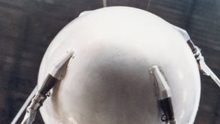 Der Satellit Sputnik Schockt Den Westen 5 10 1957 Swr2