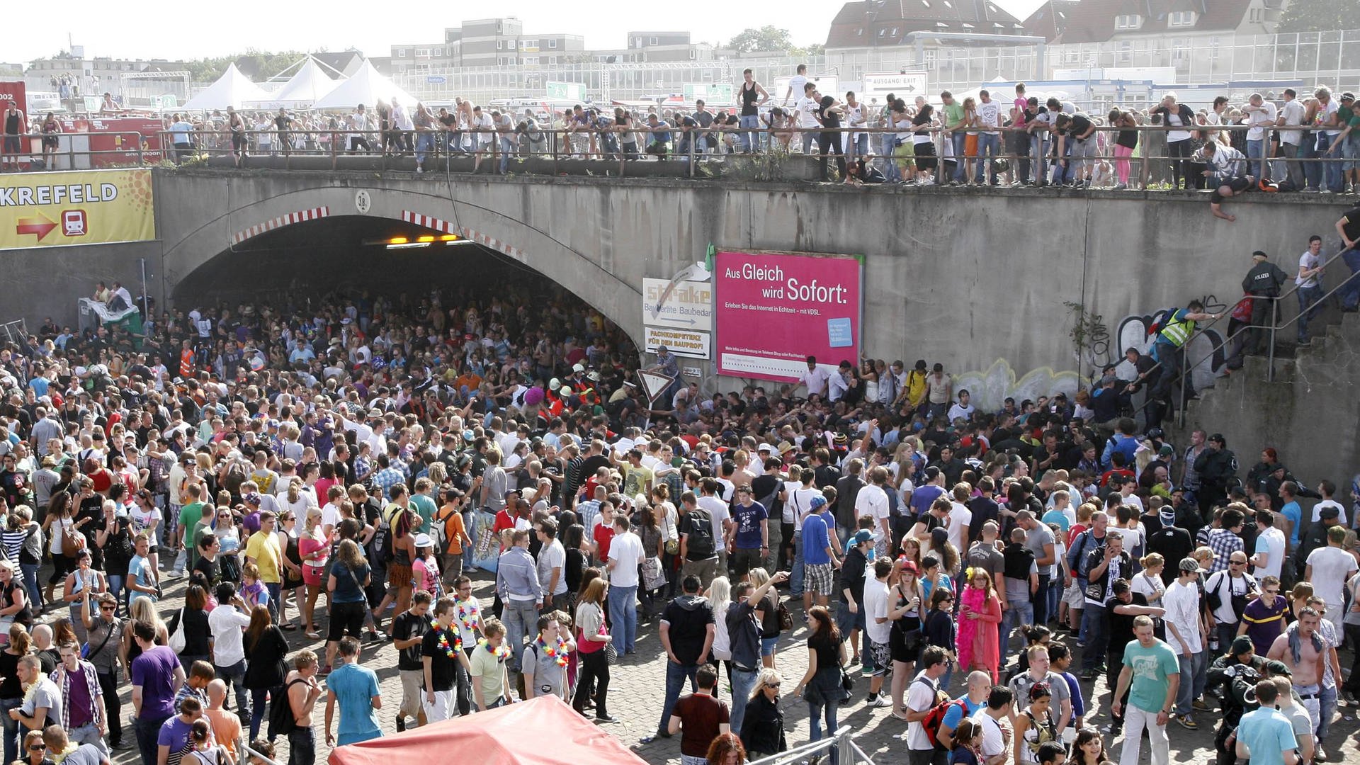 Massenpanik 21 Tote Bei Loveparade 10 In Duisburg 24 7 10 Swr2