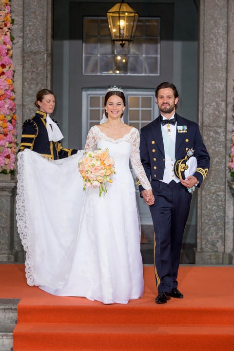 Prinz Carl Philip und Prinzessin Sofia nach ihrer Trauung.