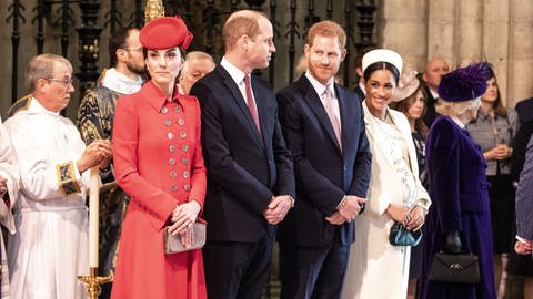 Kate, William, Harry und Meghan bei einem Gottesdienst.