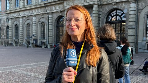 Annelie Malun vor dem königlichen Schloss in Stockholm.