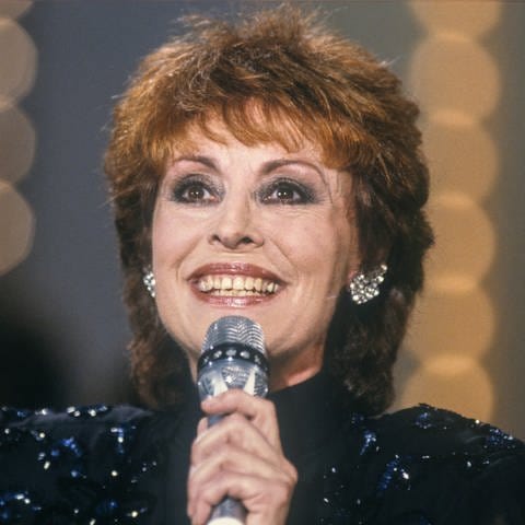 Sängerin Caterina Valente in der Musikshow "Unter Freunden" im Jahr 1987