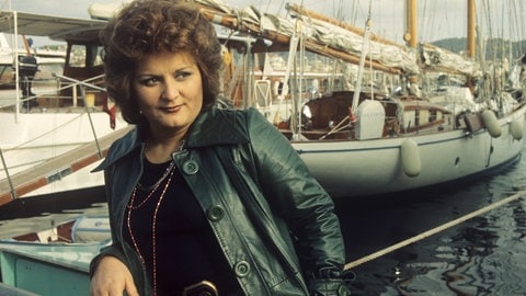 Joy Fleming steht 1975 am Hafen im französischen Cannes: Die Sängerin aus Mannheim hatte auch international Erfolg und erntete viel Anerkennung für ihre Stimme. 