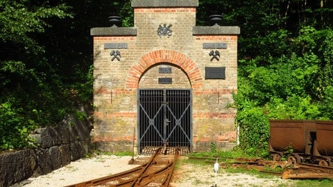 Wandern in Aalen: Tiefer Stollen im Bergwerk in Wasseralfingen auf der Schwäbischen Alb.