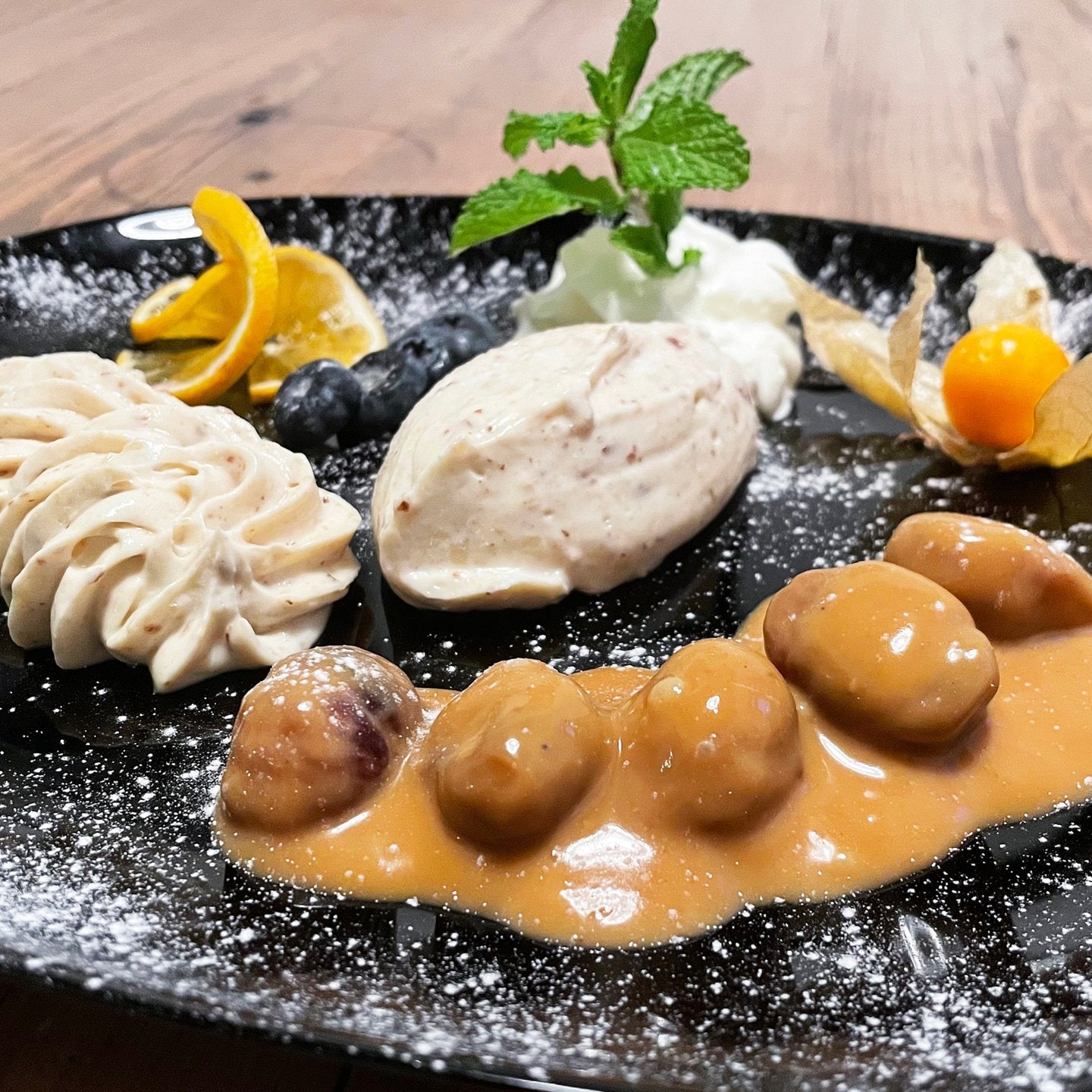 Rezept für ein Dessert: Maronen in Sahnesauce mit Mandelcreme - SWR4