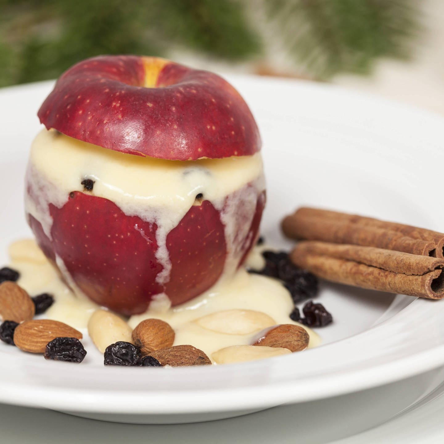 Rezept für Dessert: Gefüllter Bratapfel mit leckerer Zimtcreme - SWR4