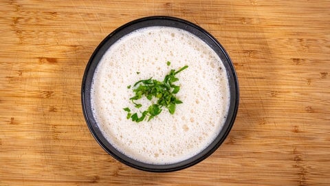 Käsesuppe ohne Lauch mit Bergkäse und Parmesan