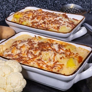 Rezept für Gratin mit Kartoffeln und Blumenkohl: Auflaufformen mit fertigem Gericht