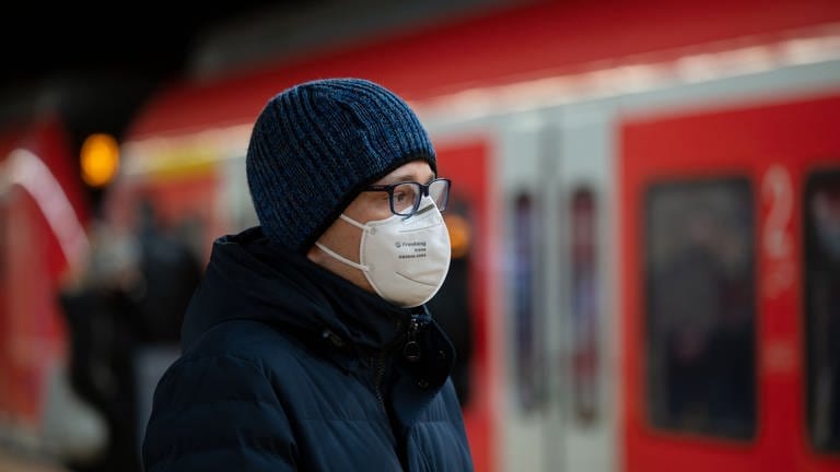Weiterhin Maskenpflicht in Bus und Bahn in Rheinland-Pfalz