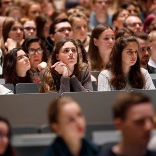 Erstsemester-Begrüßung an der Universität zu Köln. 