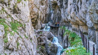 Die Schlucht Hoellentalklamm bei Grainau, Garmisch-Partenkirchen, Oberbayern