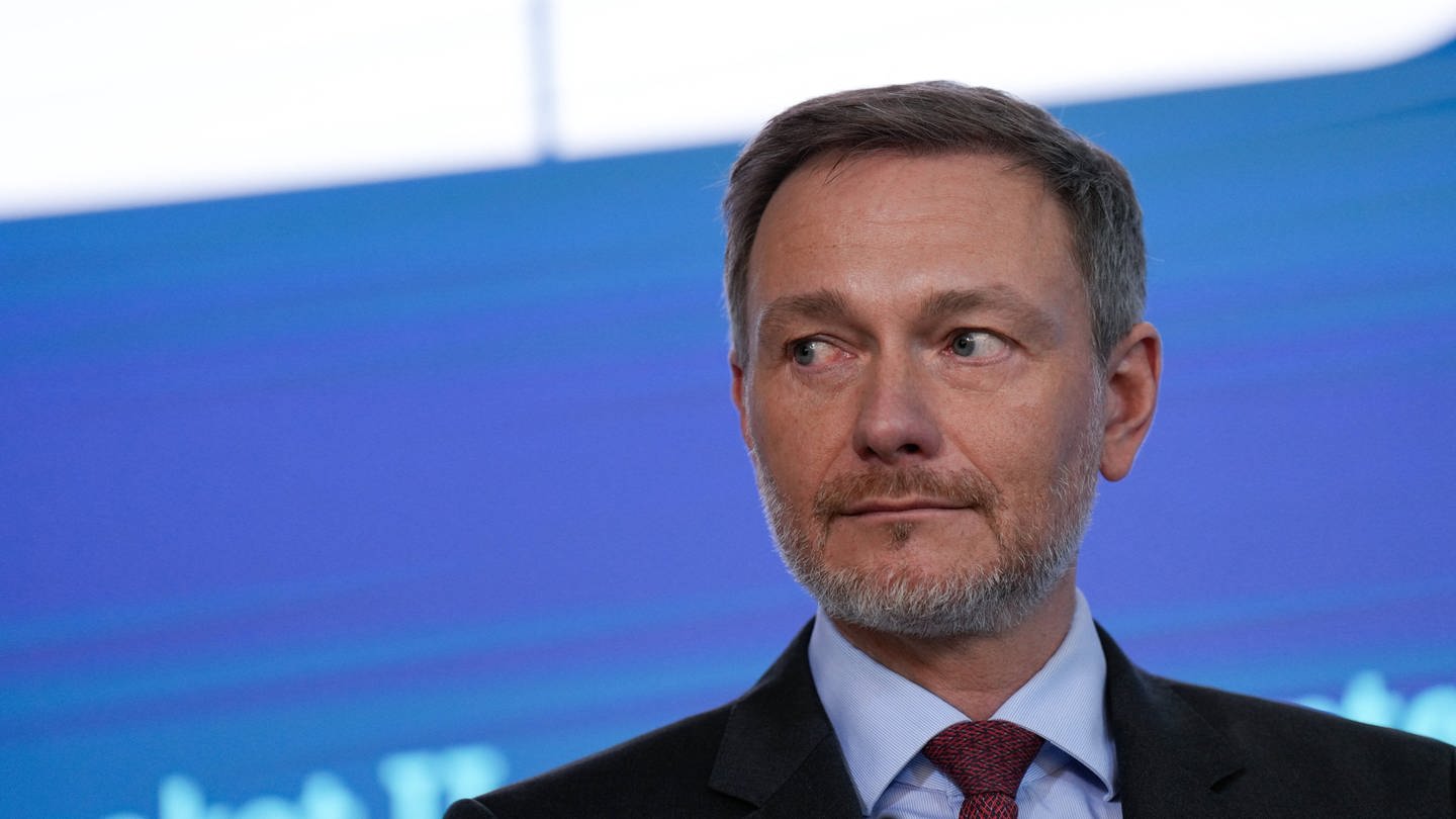 Finanzminister Christian Lindner (FDP) stellt das Rentenkonzept der Bundesregierung vor
