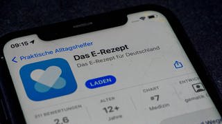 Die App "Das E-Rezept" auf einem Smartphone