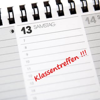 Tischkalender mit Eintrag Klassentreffen desk calendar in German with entry class reunion BLWS680161 