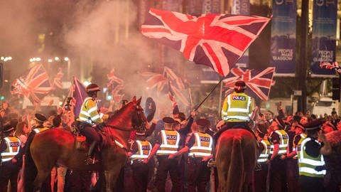 Gegner der schottischen Unabhängigkeit feiern in Glasgow den Ausgang des Referendums.