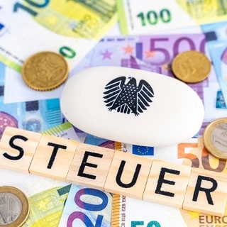 Geld Euroscheine Steuer