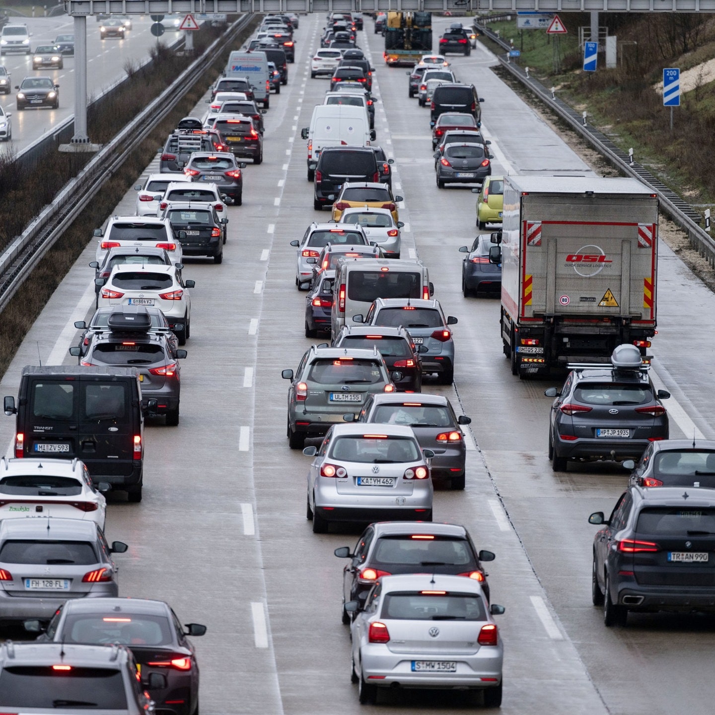 Schulferien Rund Um Ostern: ADAC Erwartet Staus Auf Autobahnen - SWR ...