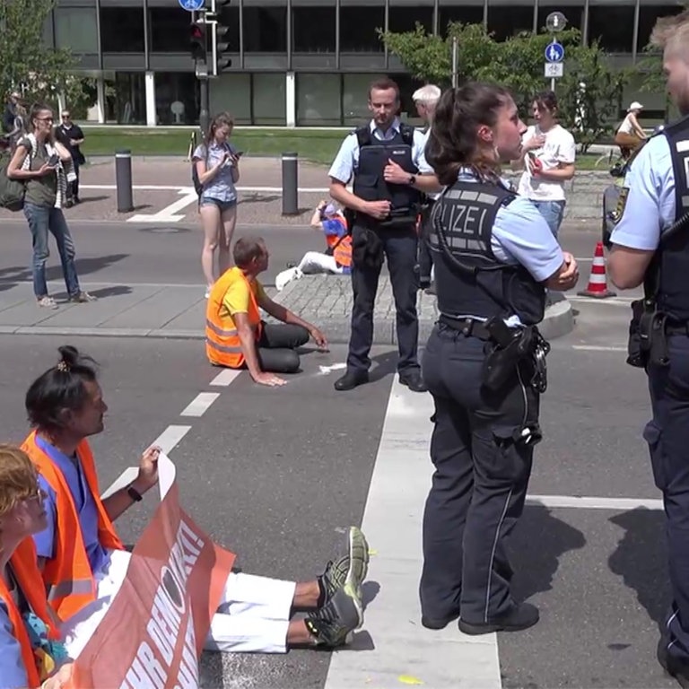 "Letzte Generation": Staus Nach Klimaprotest In Stuttgart - SWR Aktuell