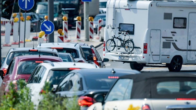 Ferienbeginn: ADAC Erwartet Stau Und Chaos Auf Autobahnen - SWR Aktuell