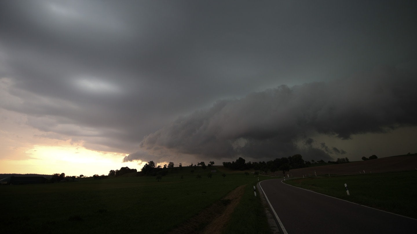 Drop in Temperature and Strong Thunderstorms Expected in Baden-Württemberg