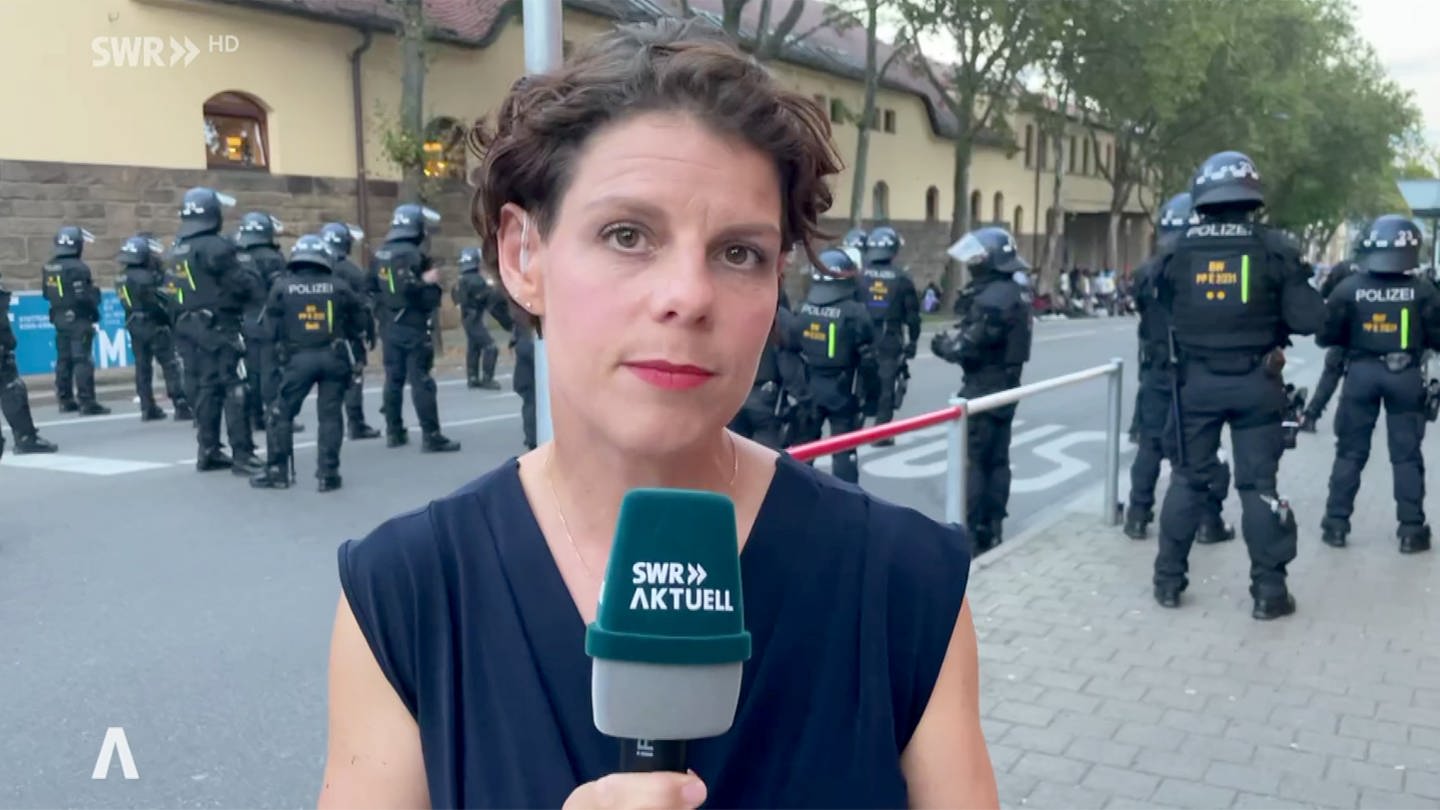 Pressekonferenz zu den Ausschreitungen in Stuttgart: Polizei nennt weitere  Details