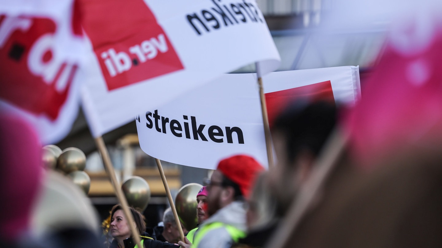 Weitere Warnstreiks Im öffentlichen Dienst Auch In BW - SWR Aktuell