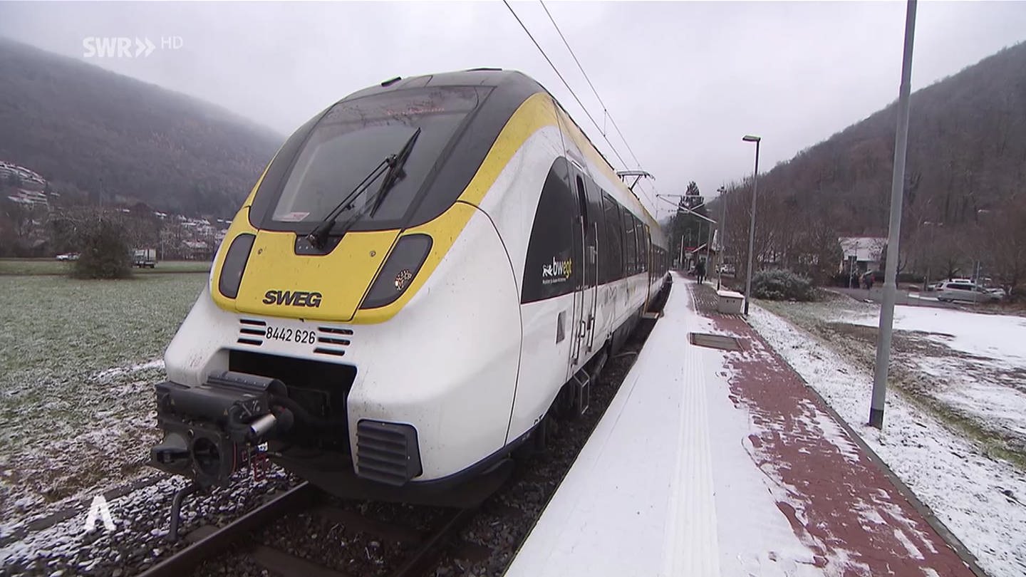 Die Ermstalbahn fährt seit Samstag elektrisch von Bad Urach nach Herrenberg. Das ist Teil der Moduls 1 der Regional-Stadtbahn Neckar-Alb.