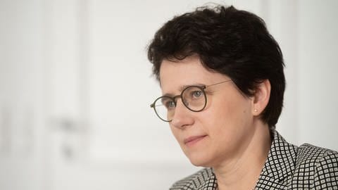 Marion Gentges (CDU), Justizministerin von Baden-Württemberg, akzeptiert im Streit mit der Richterschaft das Urteil des Verwaltungsgerichts.