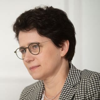 Marion Gentges (CDU), Justizministerin von Baden-Württemberg, akzeptiert im Streit mit der Richterschaft das Urteil des Verwaltungsgerichts.