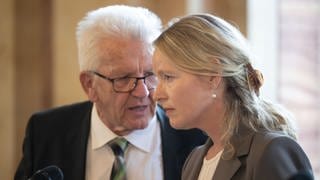 Ministerpräsident Winfried Kretschmann und Umweltministerin Thekla Walker (beide Grüne) stellen am Dienstag ein Maßnahmenregister der baden-württembergischen Landesregierung für Klimaschutz vor. 