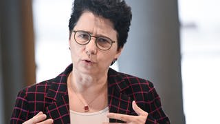 Marion Gentges (CDU), Justizministerin von Baden-Württemberg, spricht bei einem Pressetermin.
