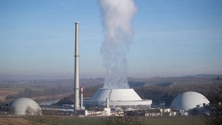 Das Kernkraftwerk Neckarwestheim. Die verbleibenden drei deutschen Atomkraftwerke sollen maximal bis zum 15. April 2023 weiterlaufen können. Das hat Kanzler Olaf Scholz (SPD) entschieden. 